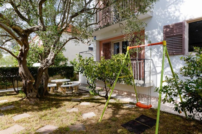 Apartments Yo Lee ビビニェ エクステリア 写真