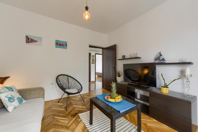 Apartments Yo Lee ビビニェ エクステリア 写真