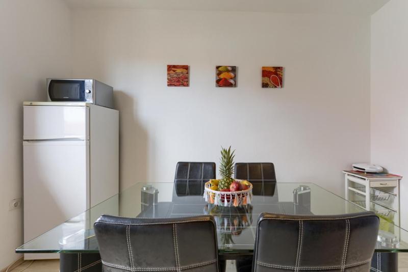 Apartments Yo Lee ビビニェ エクステリア 写真
